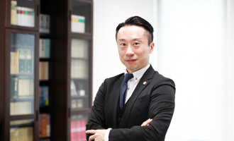 弁護士 吉岡 津